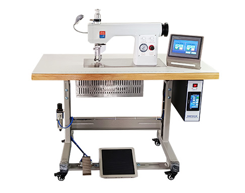 超聲波花邊機(jī)無(wú)縫服裝焊接設(shè)備